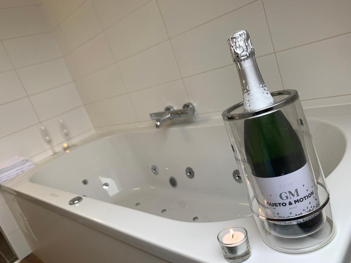 Hotel De Maaskant マースアイク エクステリア 写真